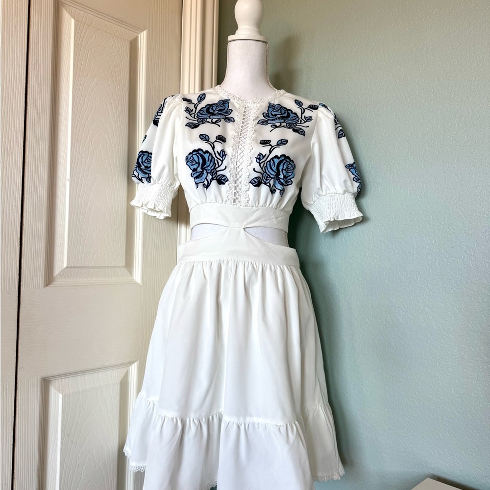 Elegant, Sexy Cut Out,White Dress with Blue Floral Print (Resembling Embroidery)